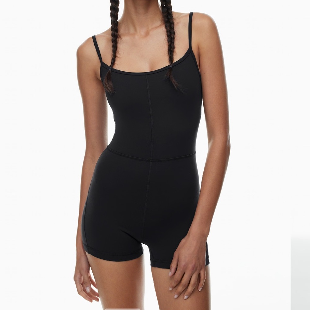 NWT Aritzia Golden divinity 3 inch romper - WHITE 🤍